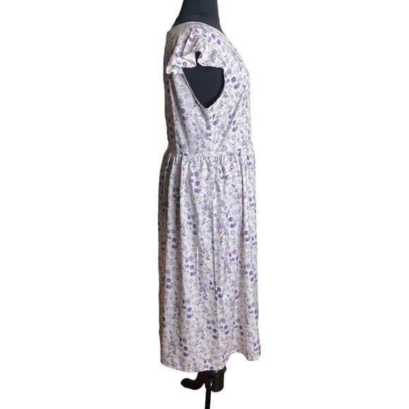 Woman's Dress-Plus size, Floral, Flutter Sleeve, Soft, Lightweight - Picture 7 of 11